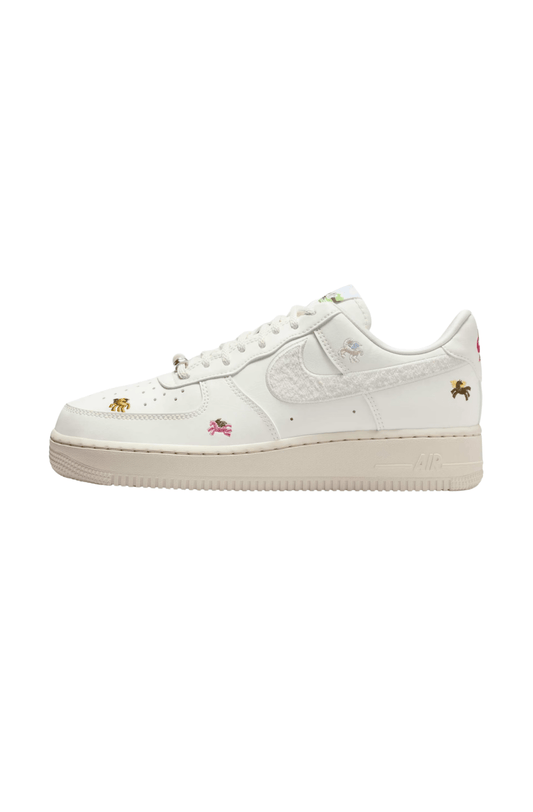 Tênis Nike Air Force 1 '07 Feminino Year of the Horse Branco IQ1143 - 100 - NewSkull