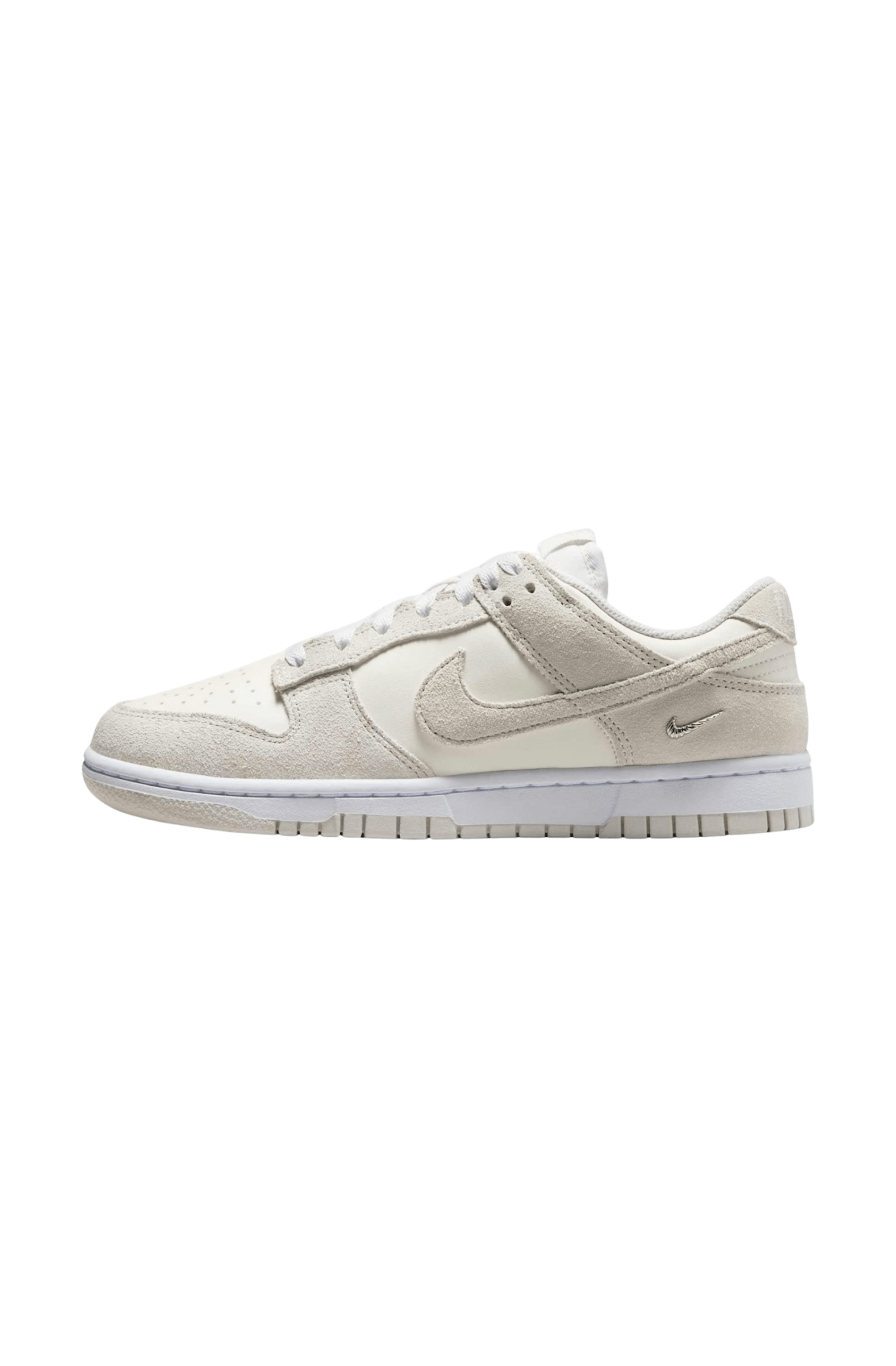 Tênis Nike Dunk Low SE Feminino Bege/Branco IO4244-105 - NewSkull