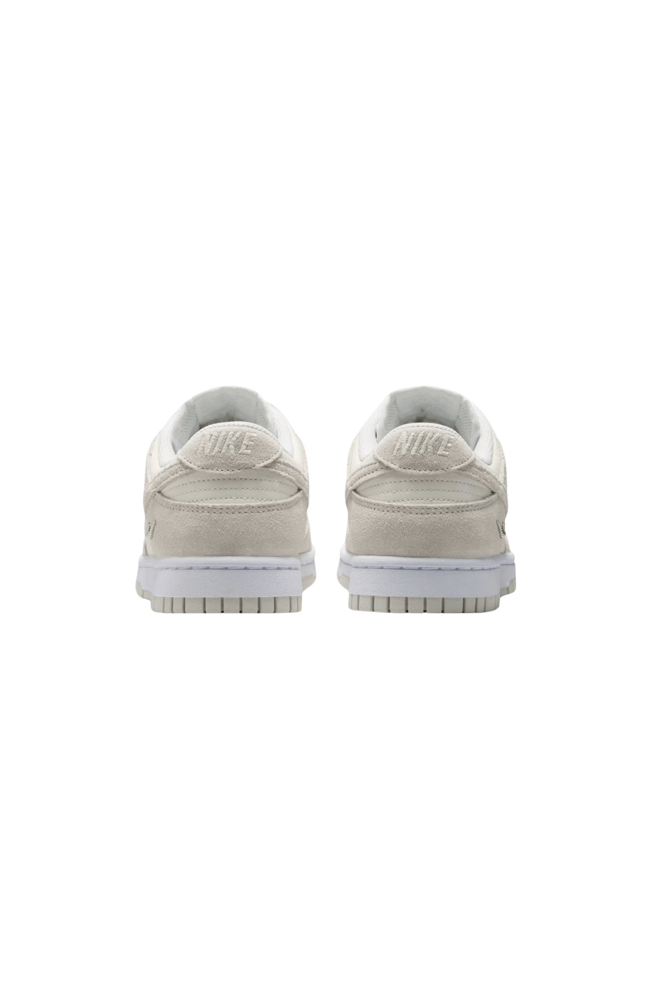Tênis Nike Dunk Low SE Feminino Bege/Branco IO4244-105 - NewSkull