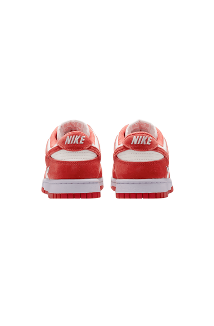 Tênis Nike Dunk Low SE Feminino Vermelho/Branco IO4244-103 - NewSkull