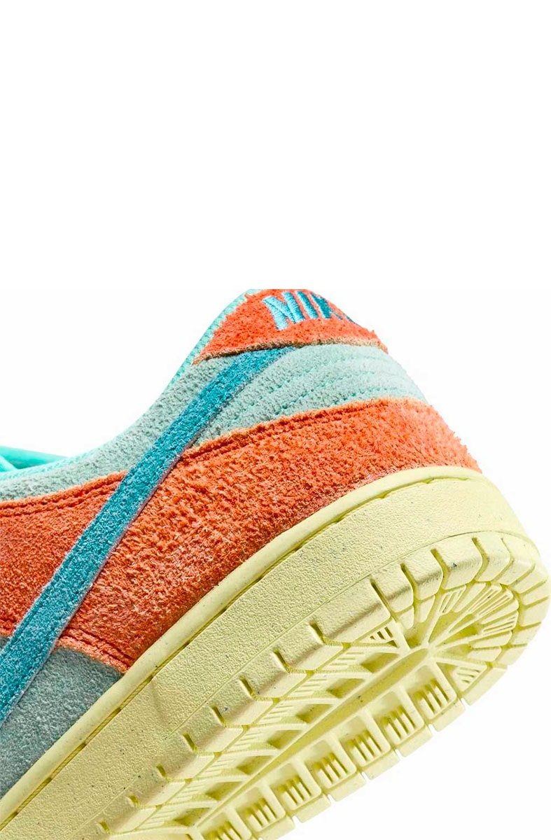 Tênis Nike SB Dunk Low Pro Premium Orange Emerald Rise/Noise Aqua DV5429 - 800 - NewSkull