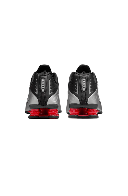 Tênis Nike Shox R4 Feminino Black Metallic Silver Preto/Prata/Vermelho AR3565 - 011 - NewSkull