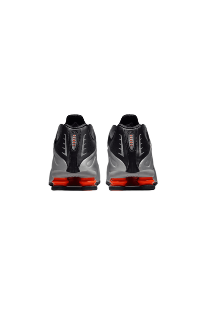 Tênis Nike Shox R4 Metallic Silver Prata/Preto/Vermelho HQ1988 - 002 - NewSkull