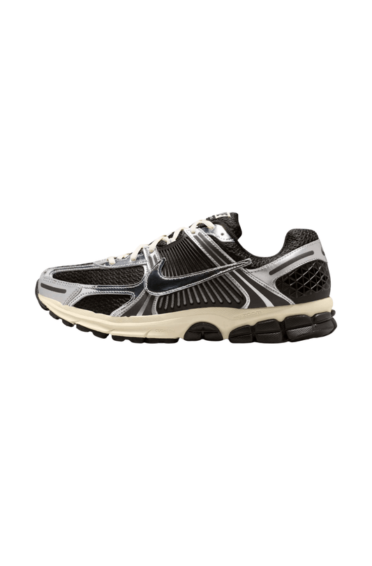 Tênis Nike Zoom Vomero 5 Black and Metallic Silver Preto/Prata IM3486 - 003 - NewSkull