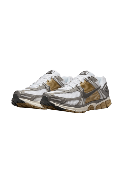 Tênis Nike Zoom Vomero 5 Masculino Bege/Marrom/Branco FJ4151 - 006 - NewSkull
