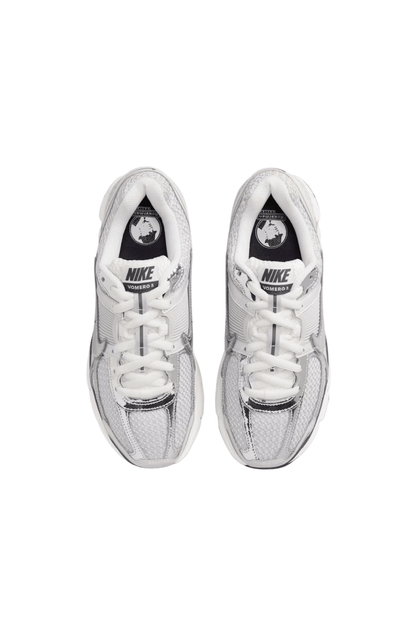 Tênis Nike Zoom Vomero 5 Photon Dust Metallic Silver Prata/Cinza FD0884-025 - NewSkull