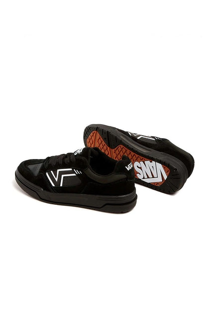 Tênis Vans Upland Preto/Preto V1003800510008 - NewSkull